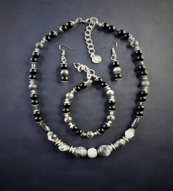 Set Collana e Bracciale in Pietra Naturale Onice – Diaspro, Protezione e Forza
