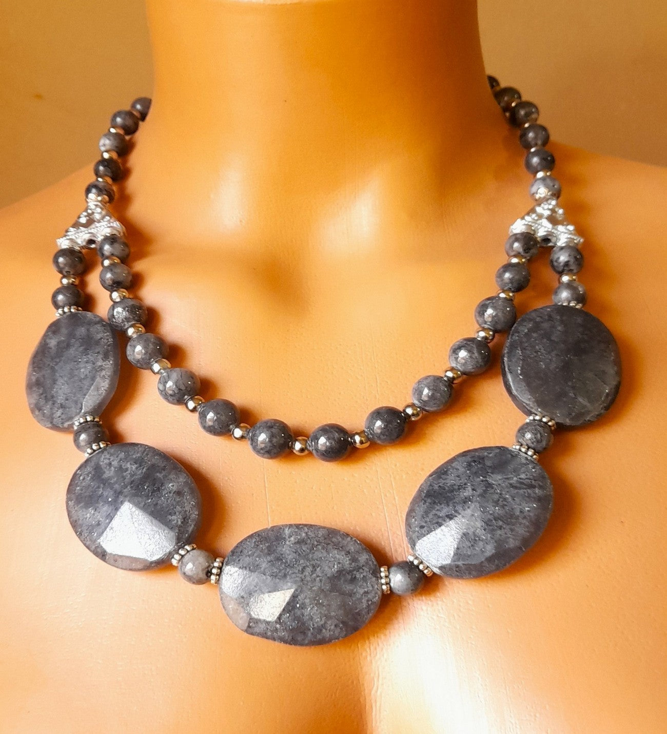 Gri Jasper Iki Sıralı Güç Denge Ve Bereket Kolyesi