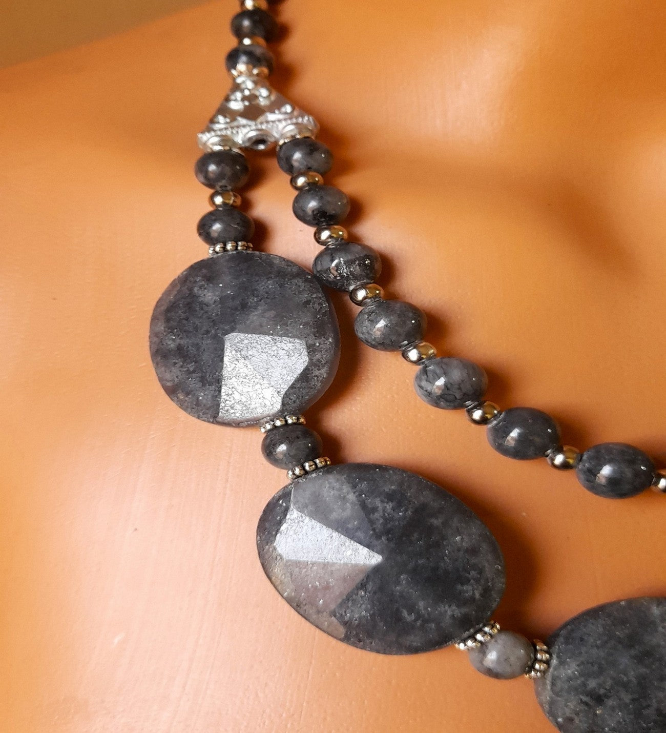 Gri Jasper Iki Sıralı Güç Denge Ve Bereket Kolyesi