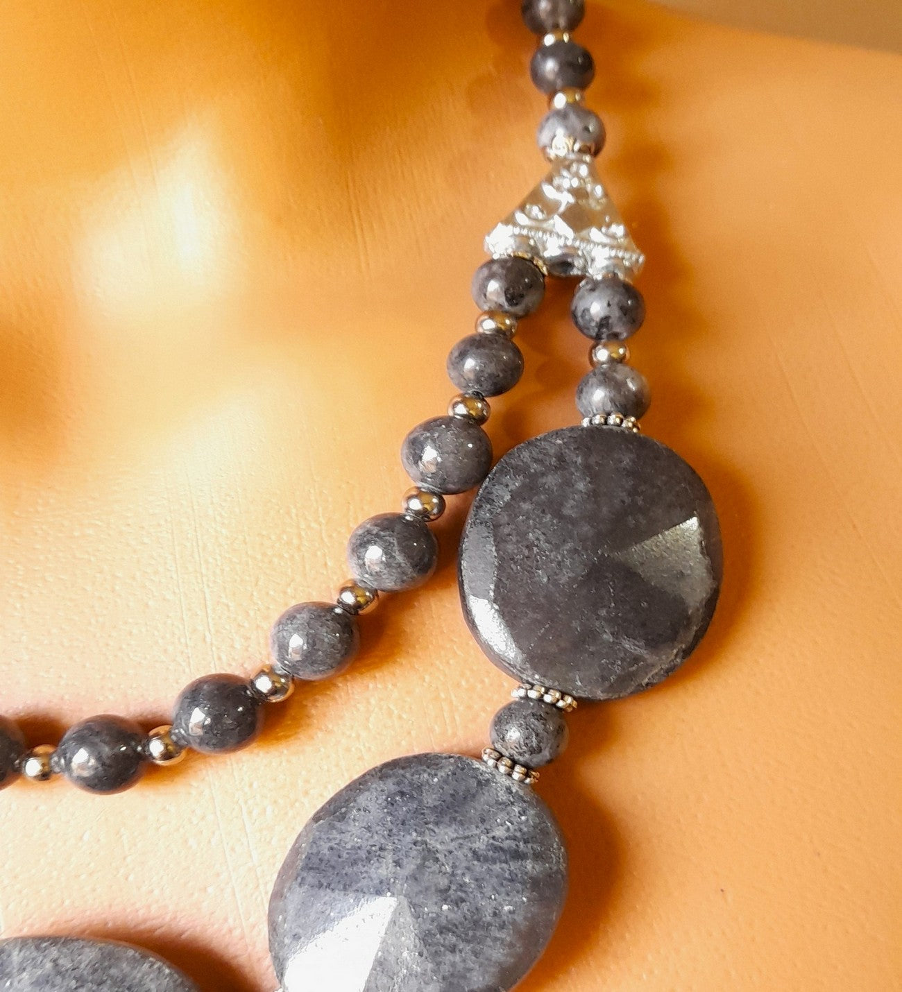 Gri Jasper Iki Sıralı Güç Denge Ve Bereket Kolyesi