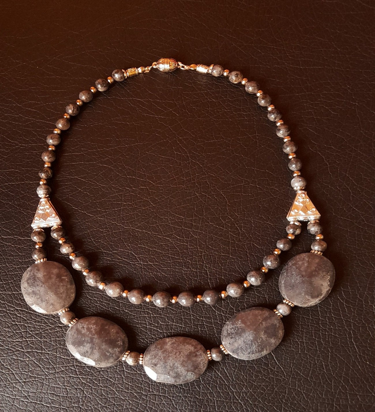 Gri Jasper Iki Sıralı Güç Denge Ve Bereket Kolyesi