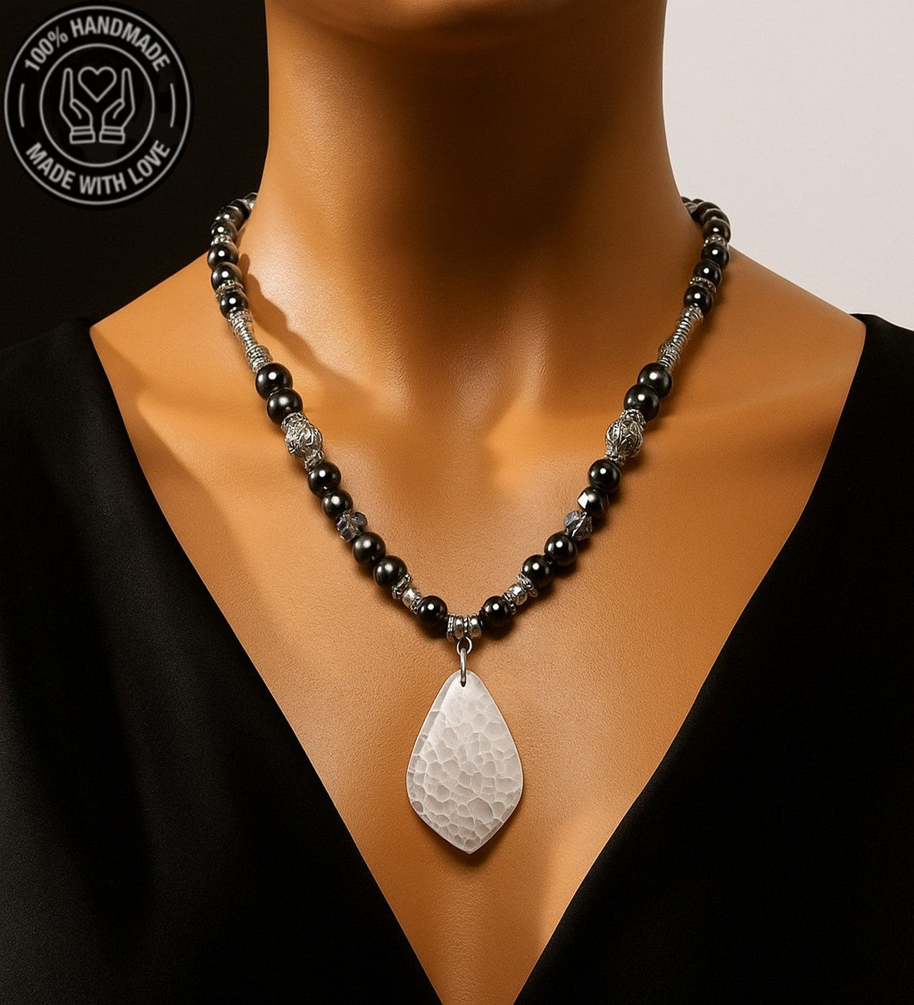 Hematit Oniks Kristal Enerji Zihin Ve Nazardan Koruma Kolyesi